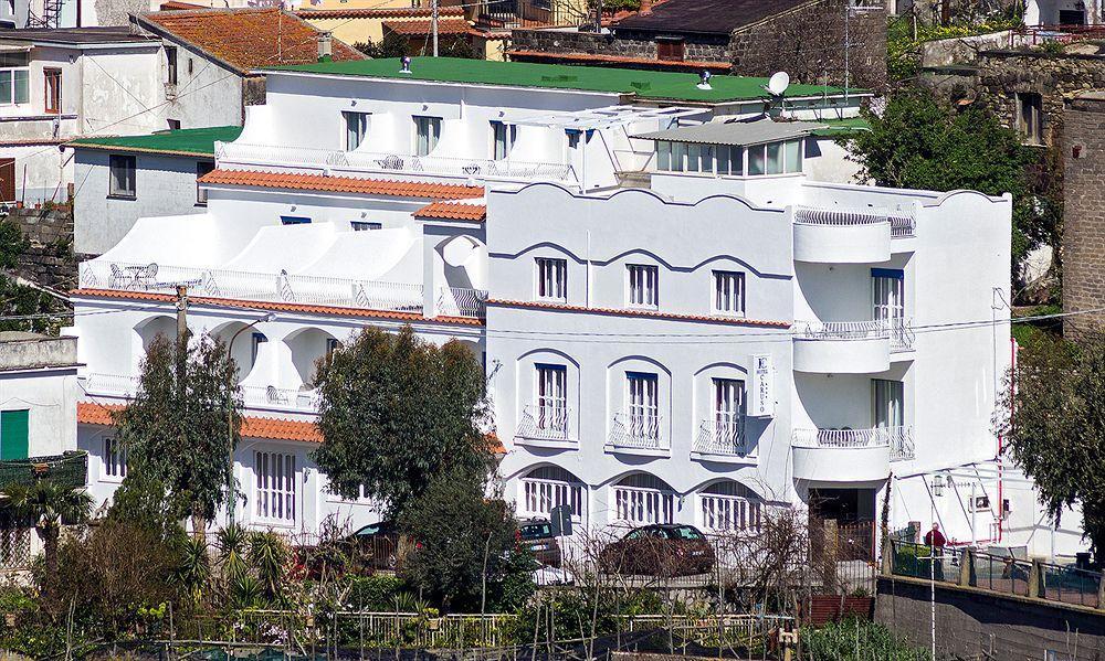 Hotel Caruso Massa Lubrense Exterior photo