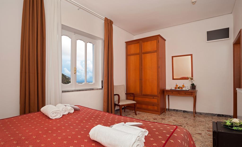 Hotel Caruso Massa Lubrense Exterior photo