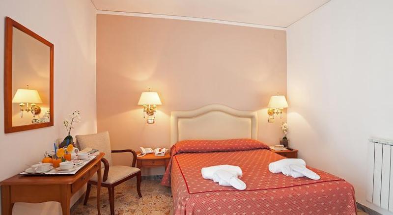 Hotel Caruso Massa Lubrense Exterior photo